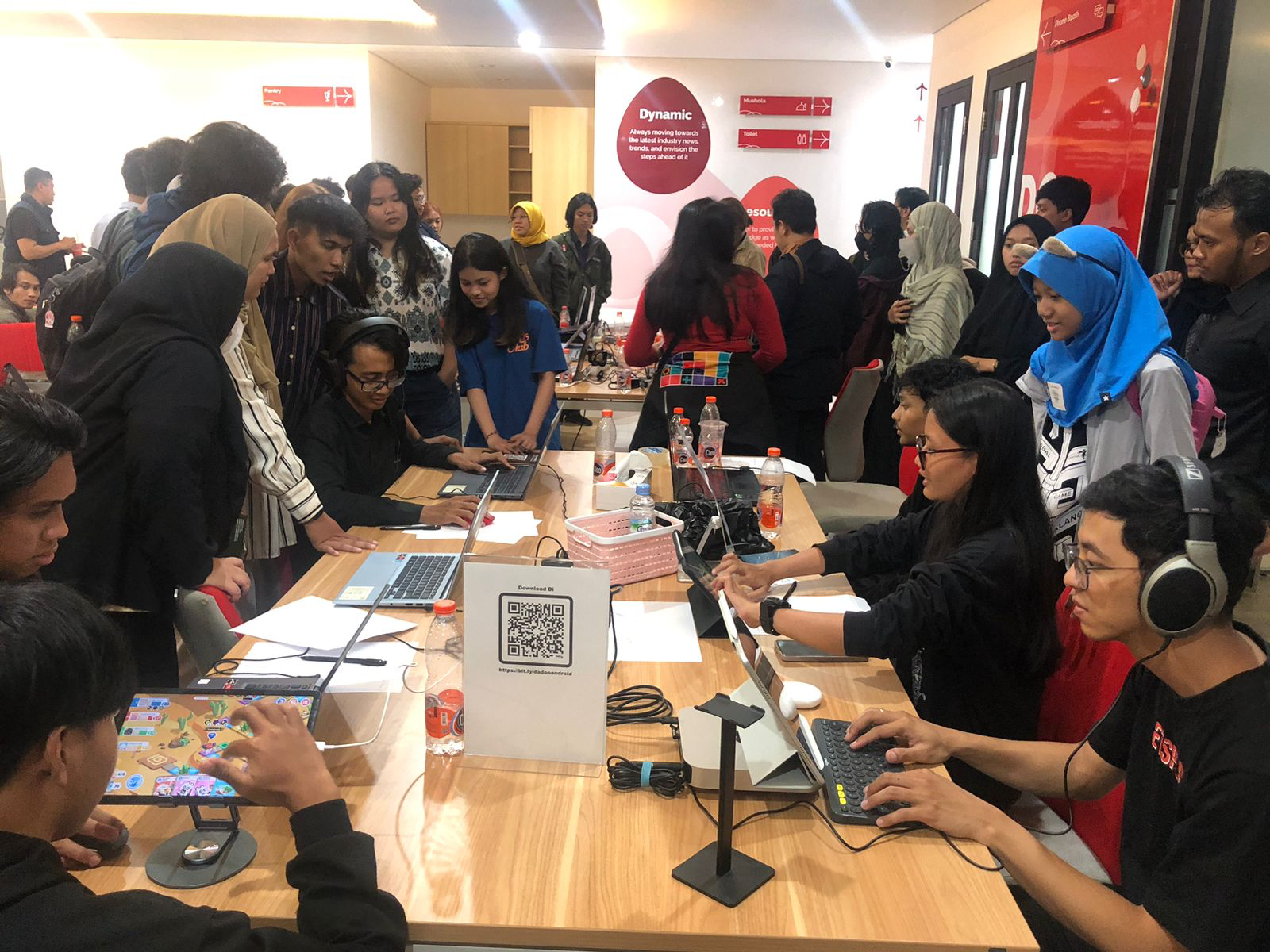 Telkom Indonesia Dukung Komunitas Pengembang Gim di Kota Malang dengan Menggelar Indigo Game Clinic