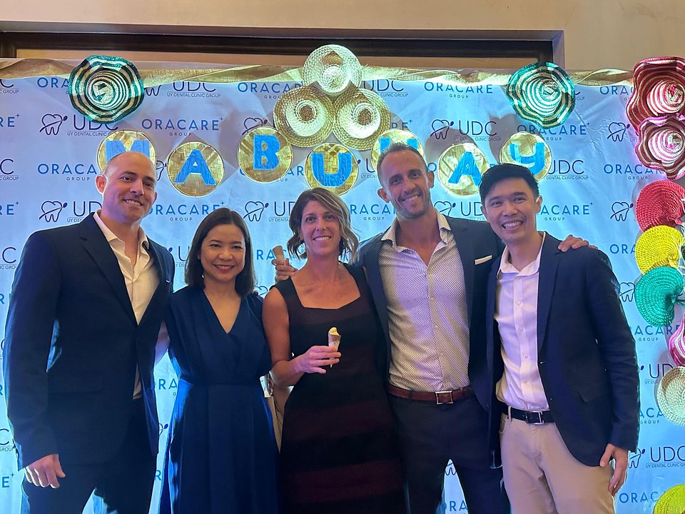 Ms. Jena Caruso Muñoz with MOS Dental Group of Thailand and expatdental. From left: Dr. Matt Thompson, Co-Founder of expatdental®; Dr. Paega Jarungidanan of MOS Dental; Ms. Jena Caruso Muñoz, CEO of expatdental®; Dr. Shaun Thompson, Founder of expatdental®; and Dr. Adisorn Hanworawong, CEO of MOS Dental. Both expatdental® and MOS Dental are members of the Oracare Group, headquartered in Singapore.