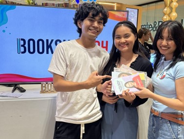Bookshelf PH donates books to student leaders of Project Dionysus, a collaborative thesis production of PUP Manila's theater students