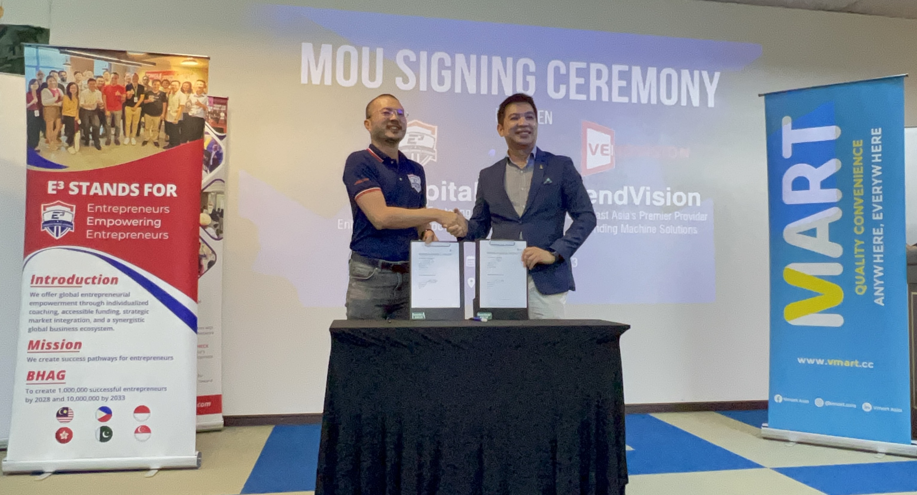 Calvin Quah, Co-Founder of E3Capital Sdn Bhd, and Melvin Chan, Founder & CEO of Vendvision Resources Sdn Bhd during the MoU signing ceremony, in TusStar Malaysia Headquarters, Petaling Jaya, Selangor.<br>