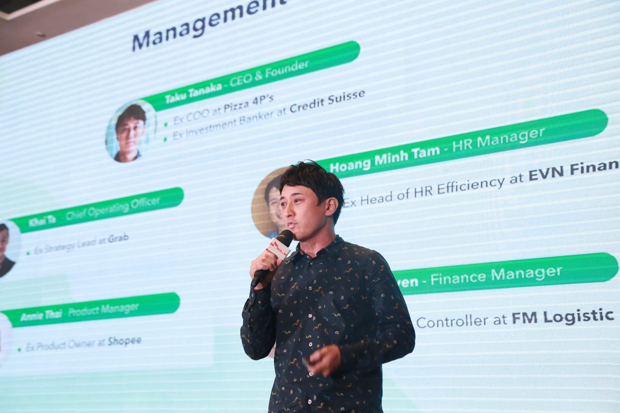 Anh Taku đang phát biểu tại sự kiện Demo Day công bố top 3 chung cuộc.