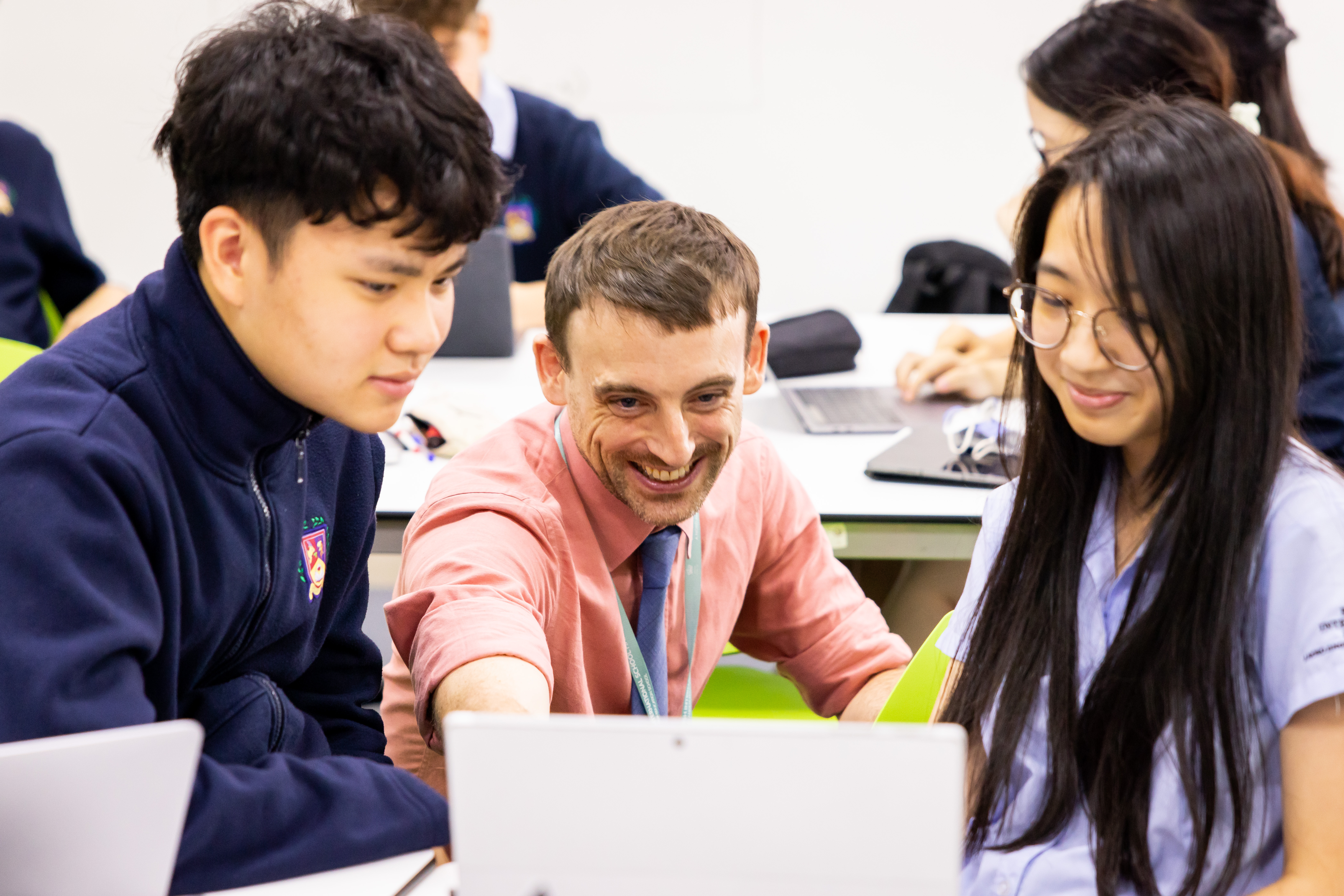 How Artificial Intelligence in Education is Impacting English Communication in Vietnam’s Next Generation During the AI Revolution