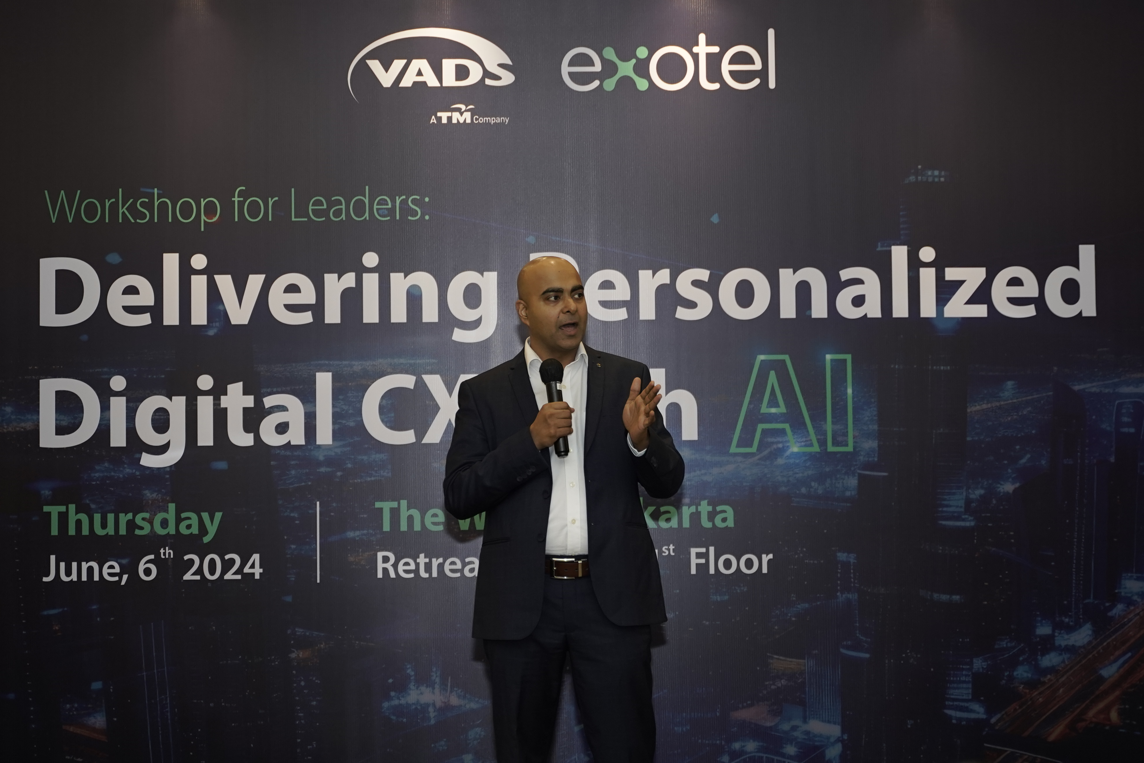 Ankush Wadhwa, Vice President & Head of International Business Exotel berbicara mengenai teknologi AI yang digunakan pada digital CX