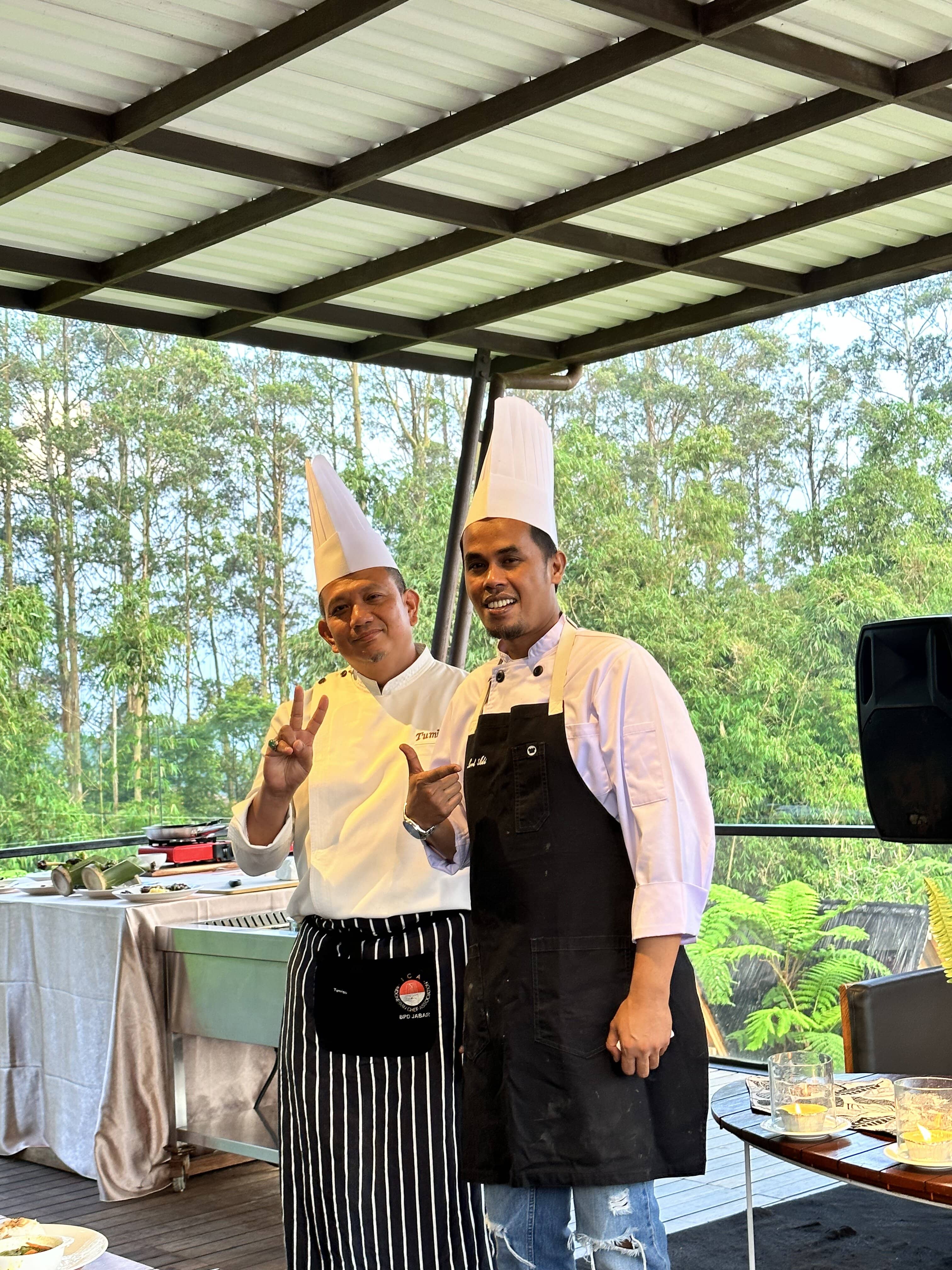 Lord Adi bersama Executive Chef Dusun Bambu